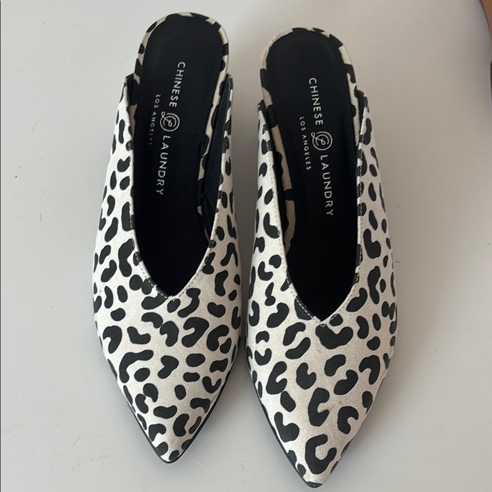 Chinese Laundry Black and White Leopard Print Mules